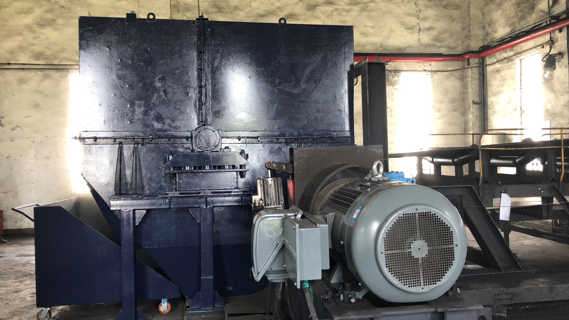 實(shí)聯(lián)化工除雜物機(jī)項目臨時試車一次成功